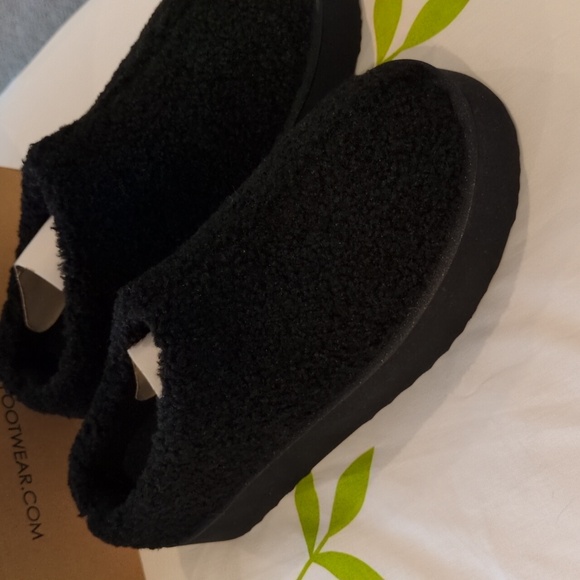 Beach by Maltisse Slipper inspired platform mule . Size 9 - Picture 9 of 11